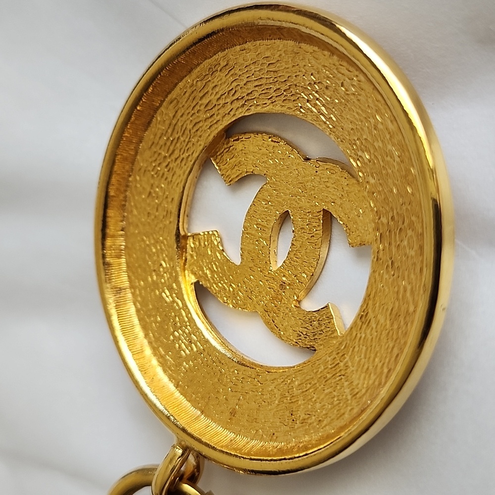 Authentic Vintage CHANEL Logo Pendant Necklace Gold - Picture 7 of 13